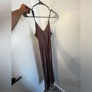 SHERYL CHILI V-NECK SILK SATIN MIDI DRESS from Serenity - In Mauve.